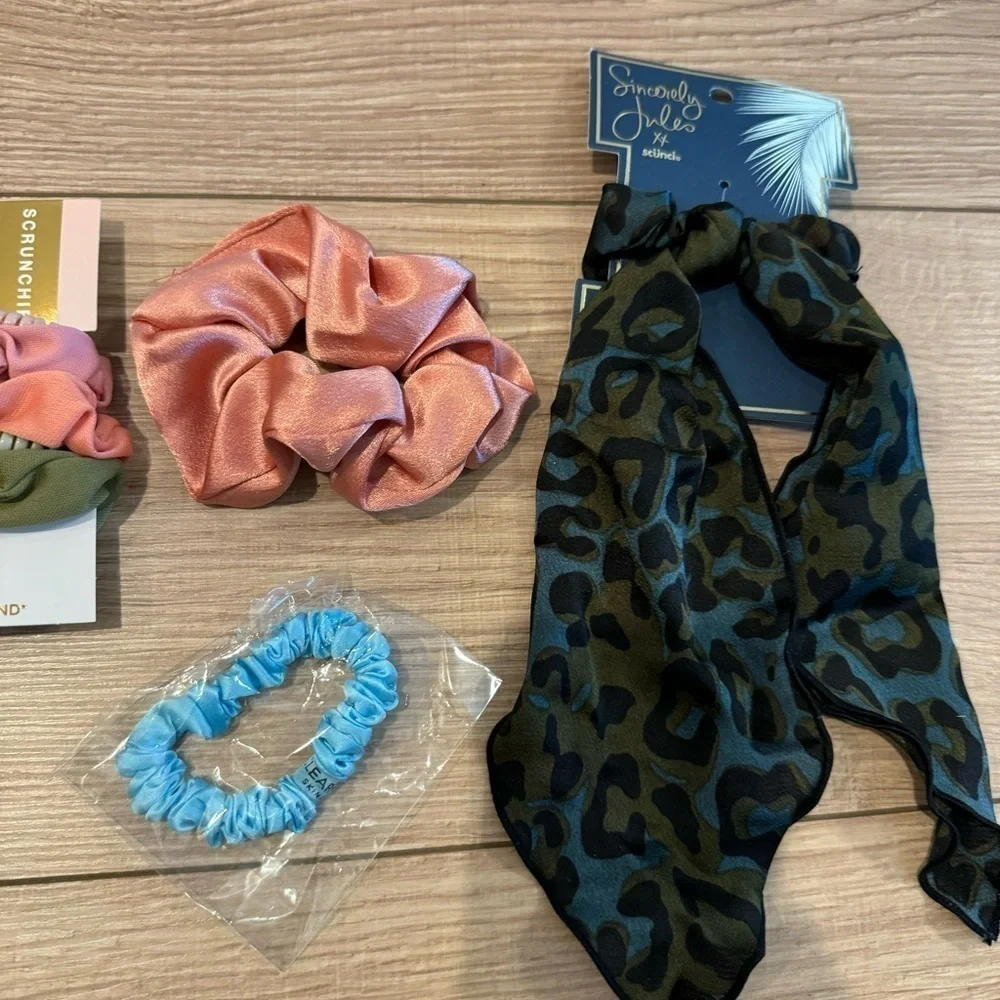 NWT Scunci Hair Accessories Scrunchie Bundle